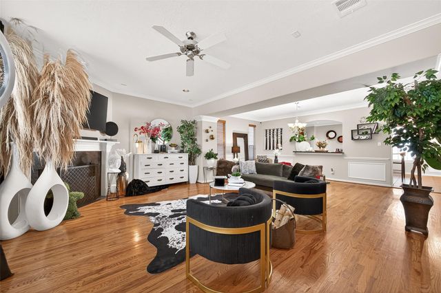 3418 Skyline Village Drive, Houston, TX 77057