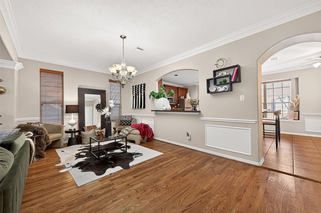 3418 Skyline Village Drive, Houston, TX 77057