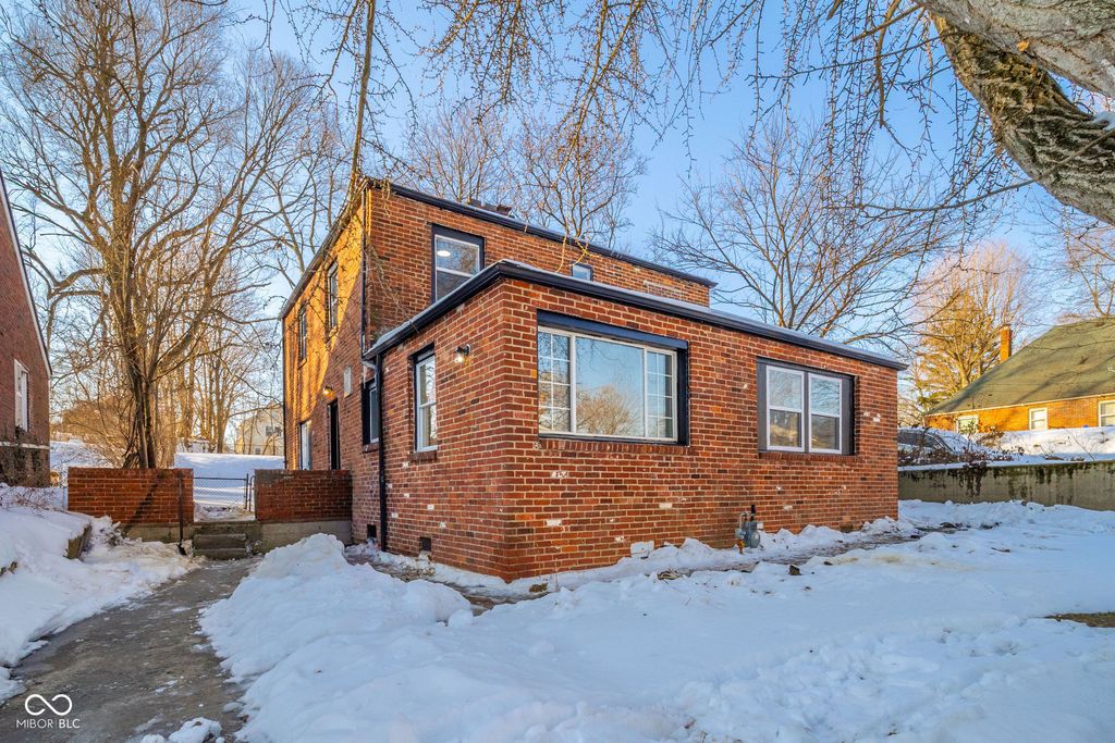 1633 W 10th Street, Anderson, IN 46016