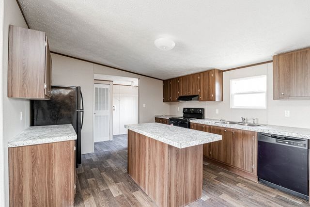 9410 Sunrise Rd, Red Boiling Springs, TN 37150