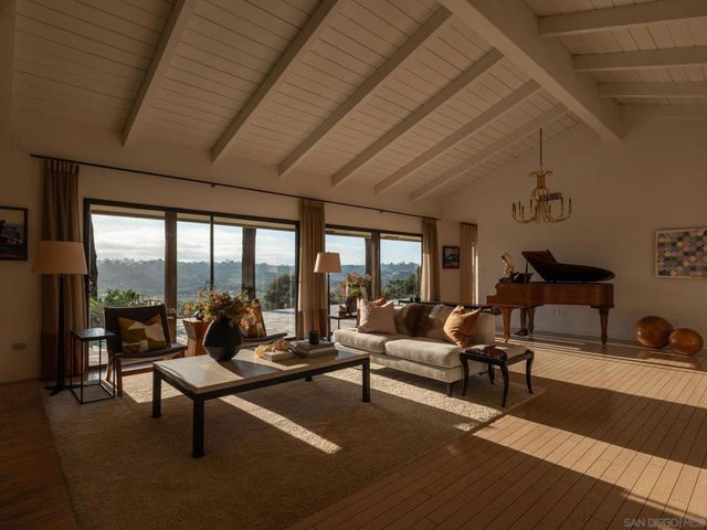16532 Los Morros, Rancho Santa Fe, CA 92067