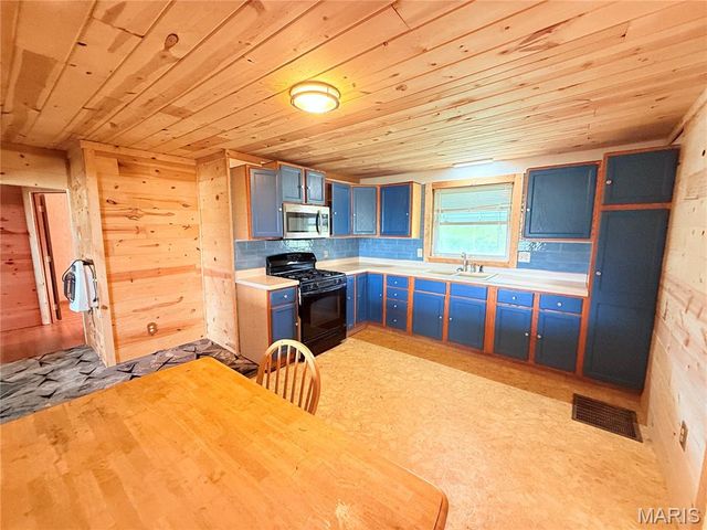 2110 State Highway OO, Farmington, MO 63640