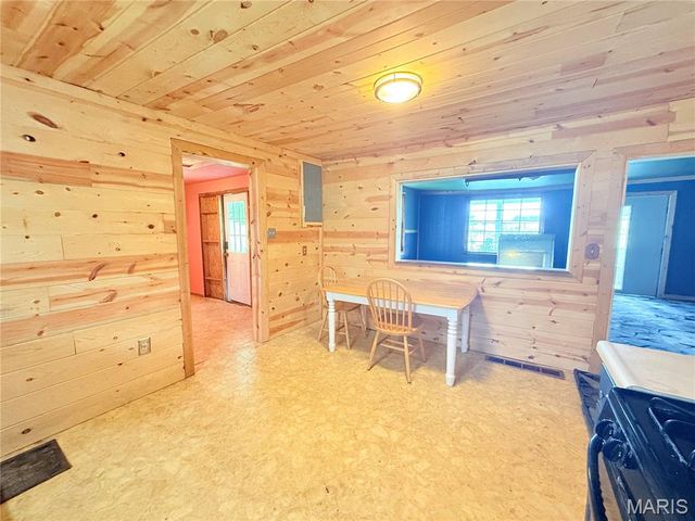 2110 State Highway OO, Farmington, MO 63640