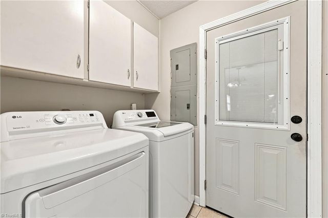 1011 W Mountain Street, Kernersville, NC 27284