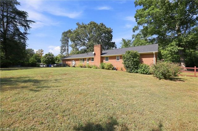 1011 W Mountain Street, Kernersville, NC 27284