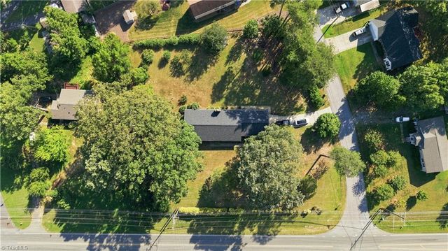 1011 W Mountain Street, Kernersville, NC 27284