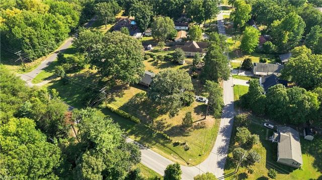 1011 W Mountain Street, Kernersville, NC 27284