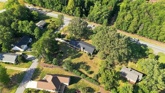 1011 W Mountain Street, Kernersville, NC 27284