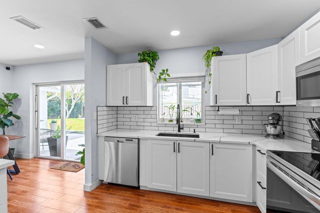 6711 NW 28th Avenue, Fort Lauderdale, FL 33309