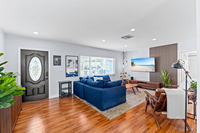 6711 NW 28th Avenue, Fort Lauderdale, FL 33309