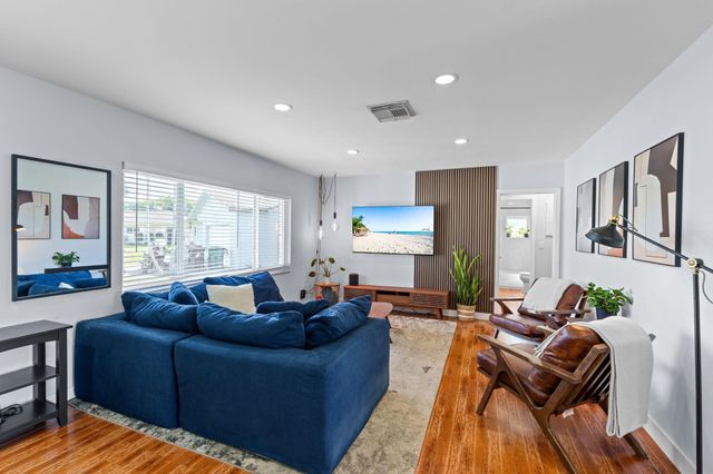 6711 NW 28th Avenue, Fort Lauderdale, FL 33309