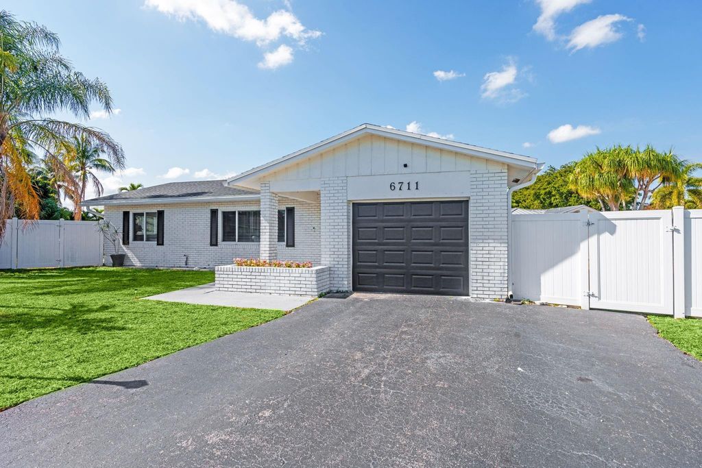 6711 NW 28th Avenue, Fort Lauderdale, FL 33309