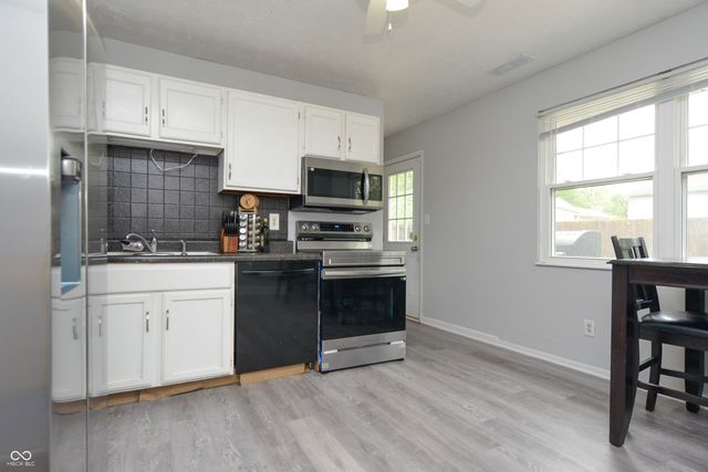 5423 Lobo Drive, Indianapolis, IN 46237