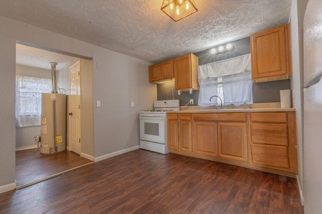 629 S Glenn Avenue, Springfield, MO 65802