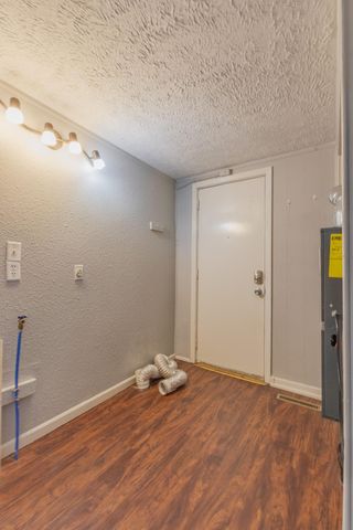 629 S Glenn Avenue, Springfield, MO 65802