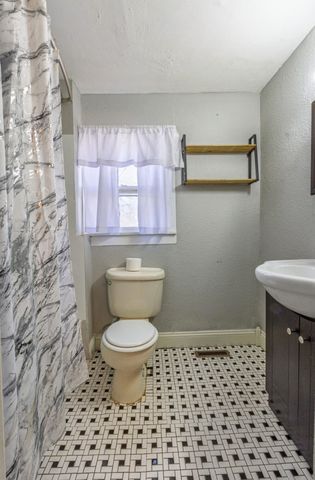 629 S Glenn Avenue, Springfield, MO 65802