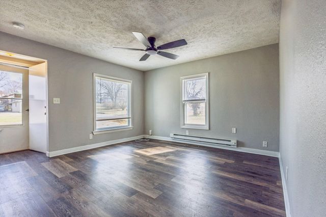 629 S Glenn Avenue, Springfield, MO 65802