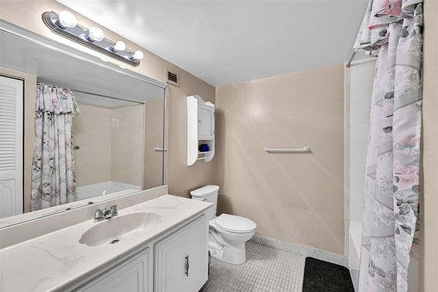 800 Parkview Drive 218, Hallandale Beach, FL 33009