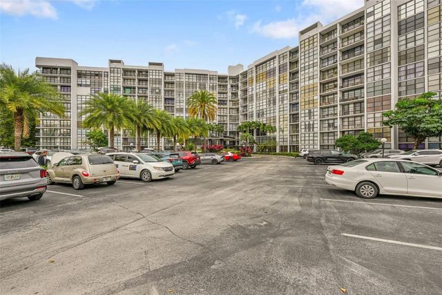 800 Parkview Drive 218, Hallandale Beach, FL 33009