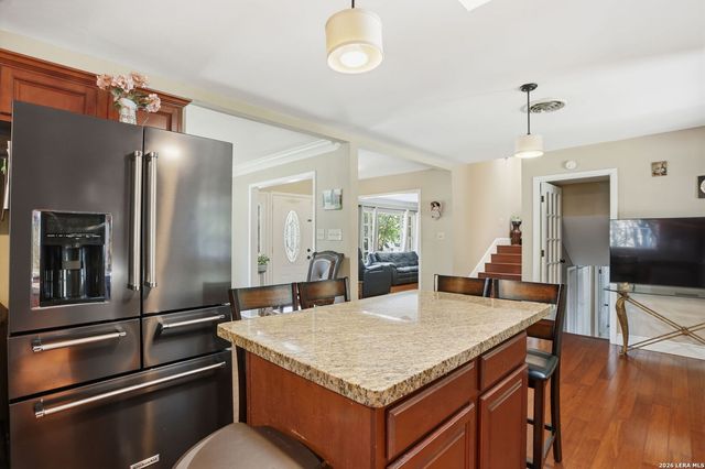 109 ATWATER DR, Castle Hills, TX 78213