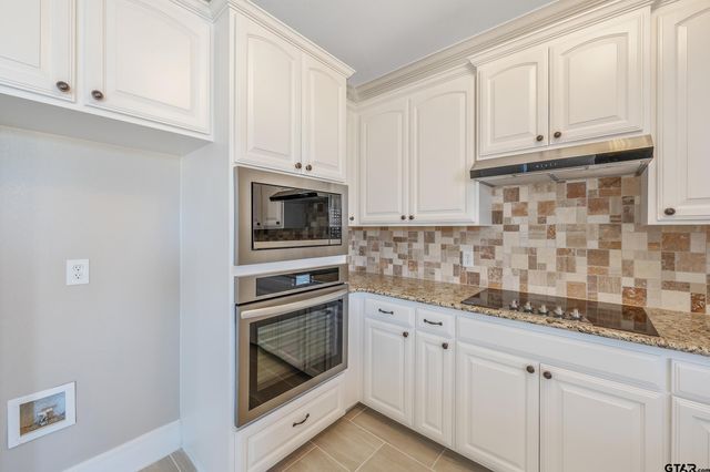 100 Thames Dr, Bullard, TX 75757