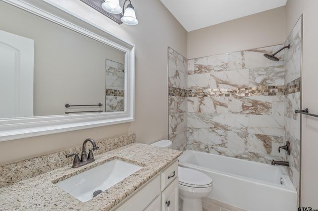 100 Thames Dr, Bullard, TX 75757