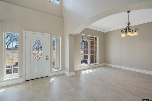 100 Thames Dr, Bullard, TX 75757