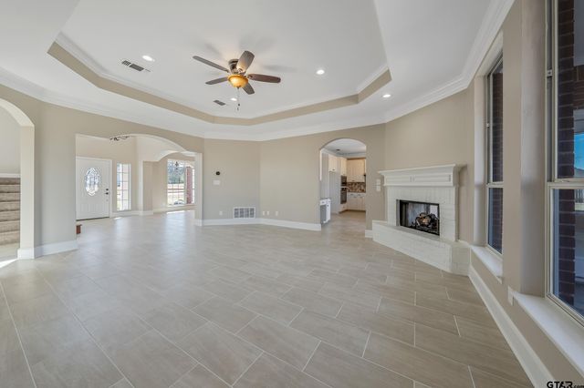 100 Thames Dr, Bullard, TX 75757
