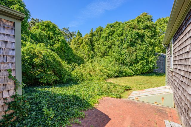 61 Laurel Road, Centerville, MA 02632