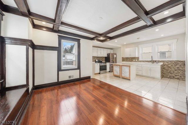 904 Cross Av, Elizabeth City, NJ 07208