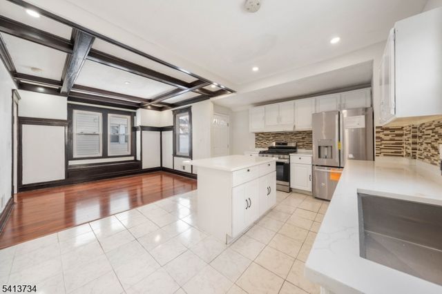 904 Cross Av, Elizabeth City, NJ 07208