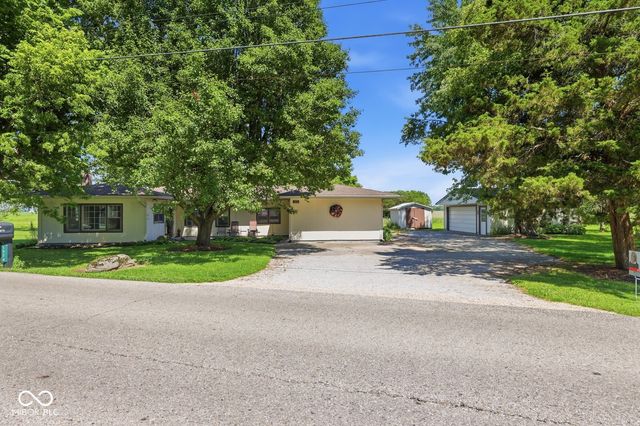 1974 N Knightstown Road, Shelbyville, IN 46176