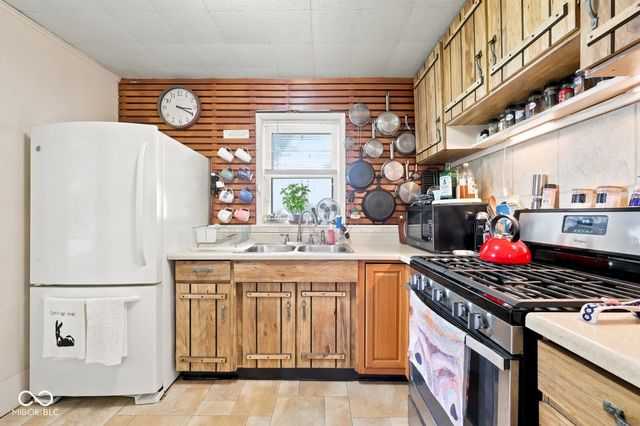 1974 N Knightstown Road, Shelbyville, IN 46176