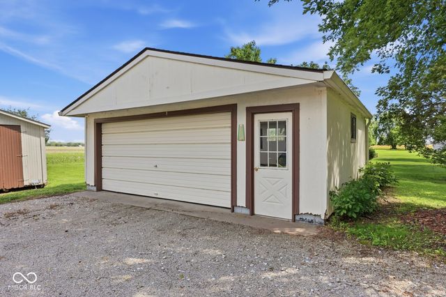 1974 N Knightstown Road, Shelbyville, IN 46176