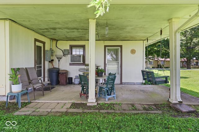 1974 N Knightstown Road, Shelbyville, IN 46176