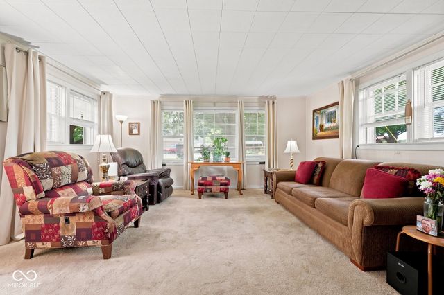 1974 N Knightstown Road, Shelbyville, IN 46176
