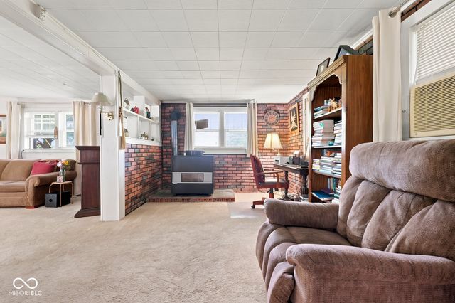 1974 N Knightstown Road, Shelbyville, IN 46176