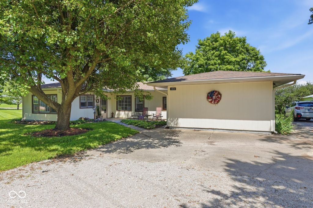 1974 N Knightstown Road, Shelbyville, IN 46176