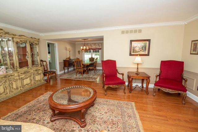 22 W NORTON DR, Churchville, PA 18966
