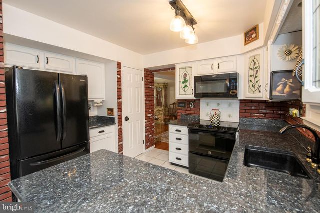 22 W NORTON DR, Churchville, PA 18966