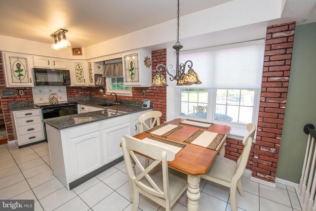 22 W NORTON DR, Churchville, PA 18966