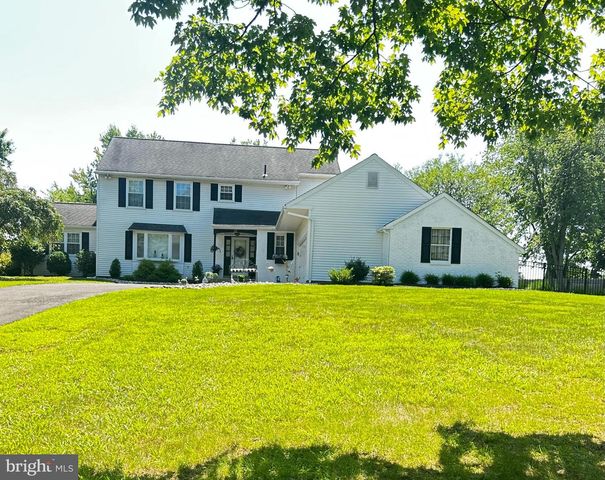 22 W NORTON DR, Churchville, PA 18966