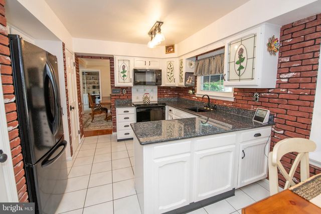 22 W NORTON DR, Churchville, PA 18966