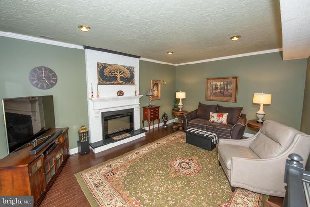 22 W NORTON DR, Churchville, PA 18966