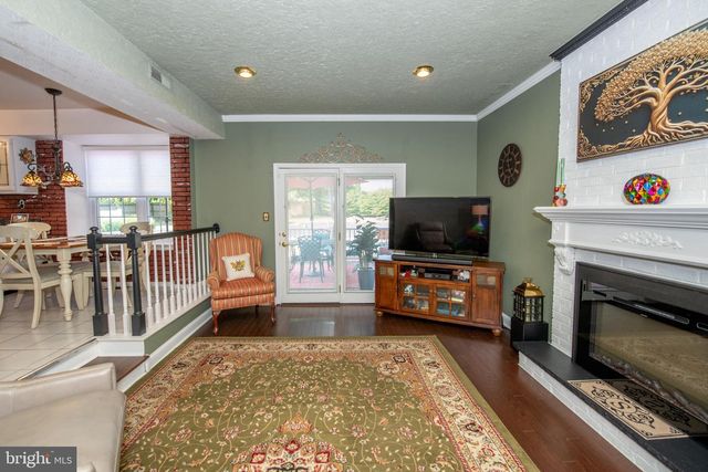 22 W NORTON DR, Churchville, PA 18966
