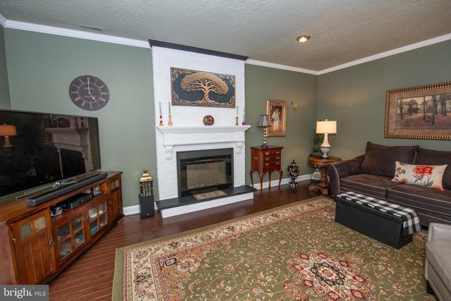 22 W NORTON DR, Churchville, PA 18966
