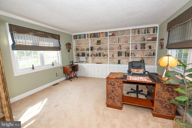 22 W NORTON DR, Churchville, PA 18966