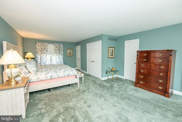 22 W NORTON DR, Churchville, PA 18966