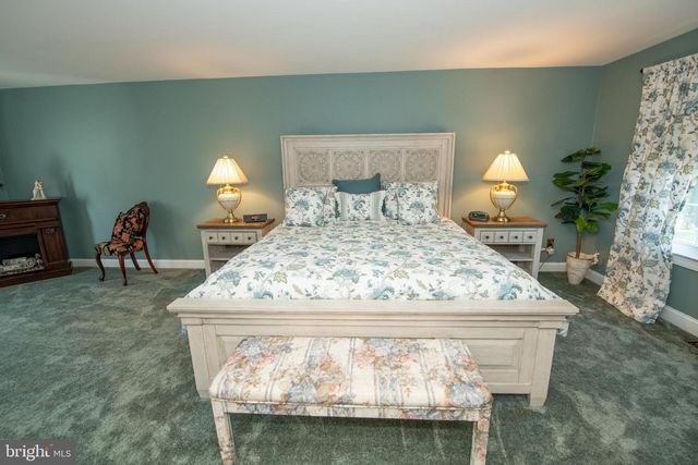 22 W NORTON DR, Churchville, PA 18966