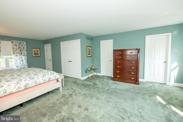 22 W NORTON DR, Churchville, PA 18966